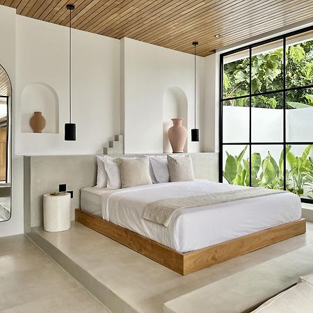 The Suites By The Young Villas Улувату Экстерьер фото
