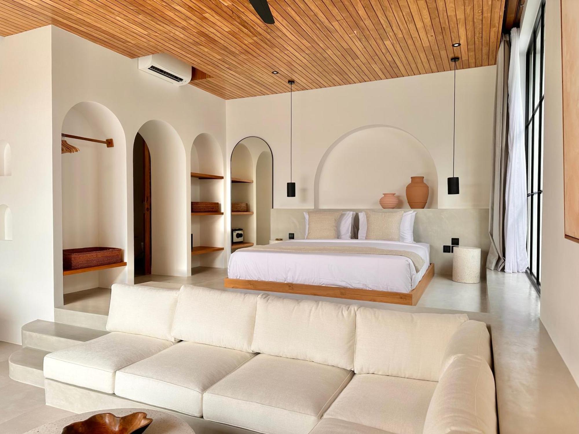 The Suites By The Young Villas Улувату Экстерьер фото